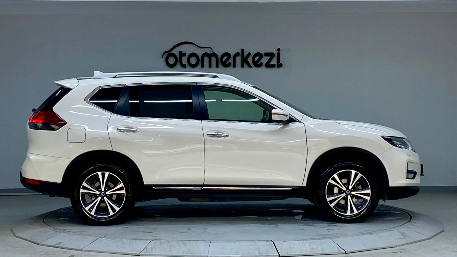 NISSAN X-TRAIL 4